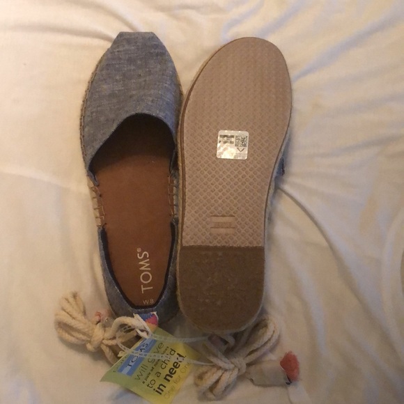 Lots of unlisted shoes - Picture 14 of 16